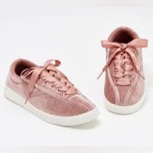 NWT tretorn pink velvet ribbon sneakers